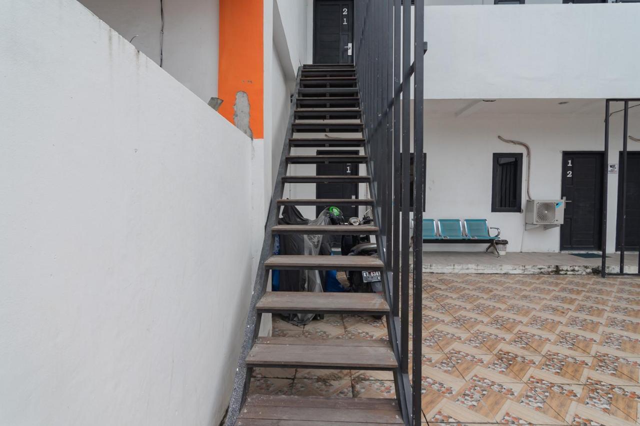 Reddoorz At Sani Guest House Balikpapan Eksteriør bilde